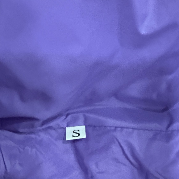 Purple Crop Puffer Vest by Amazon Essentials ( size small) - Picture 2 of 6